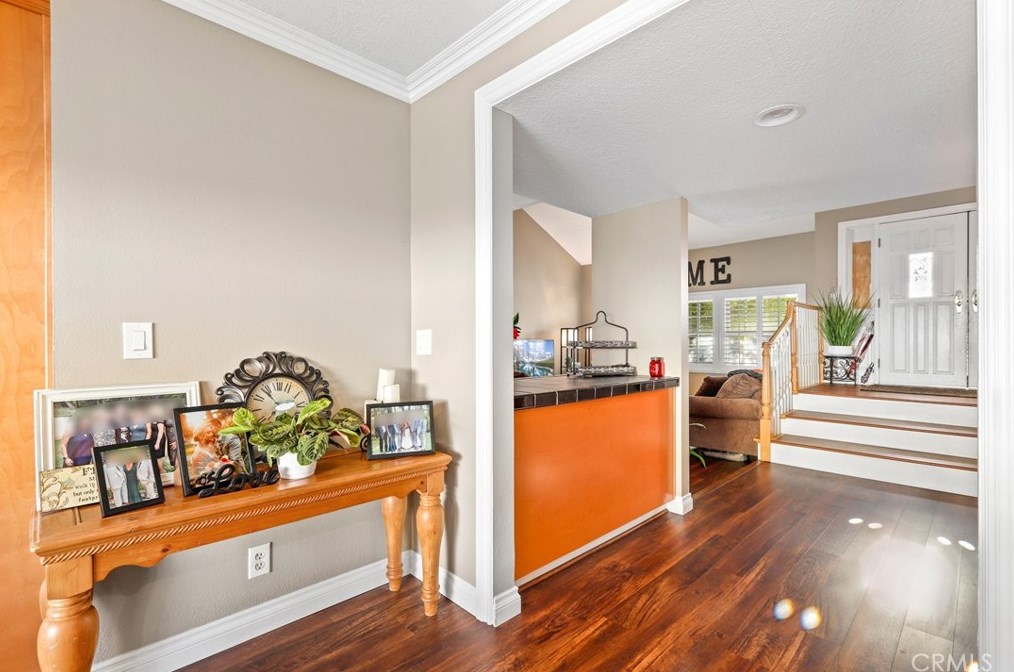 158 Avenida Barca, Anaheim, CA 92807-2305