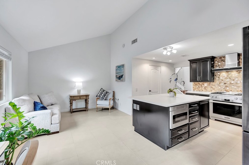 31 Terracima, Irvine CA  92620-2500 exterior