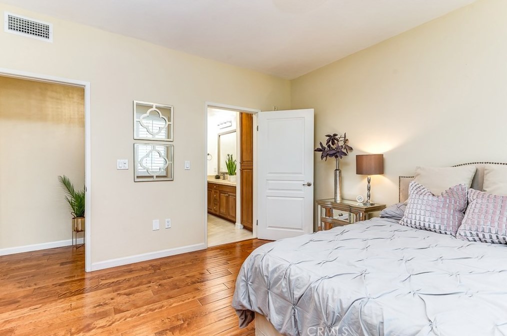 3221 Watermarke Pl, Irvine CA  92612-5617 exterior