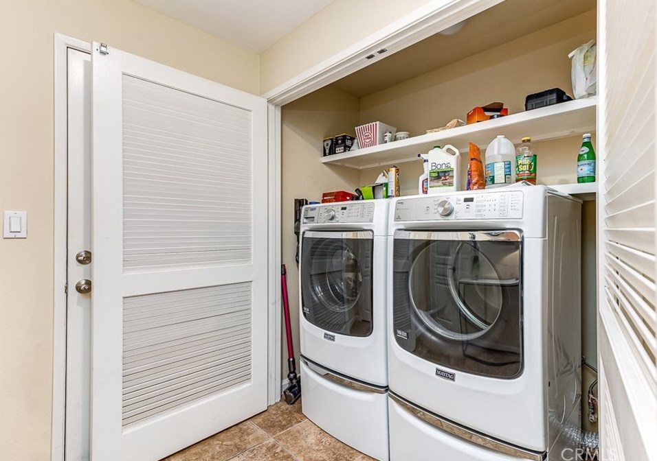 3221 Watermarke Pl, Irvine CA  92612-5617 exterior