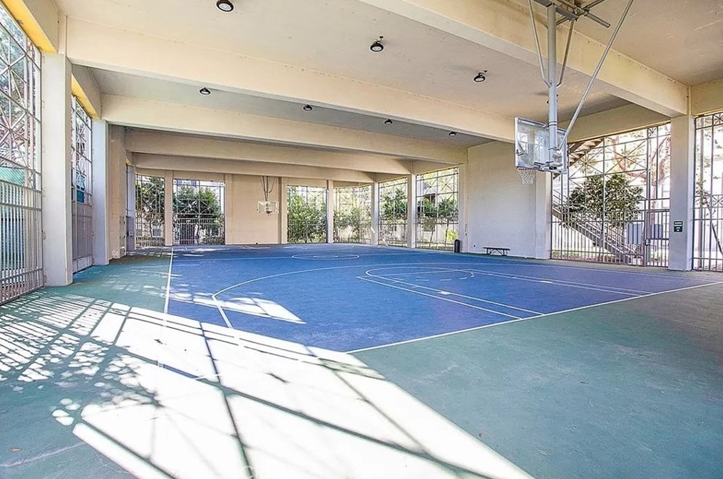 3221 Watermarke Pl, Irvine CA  92612-5617 exterior