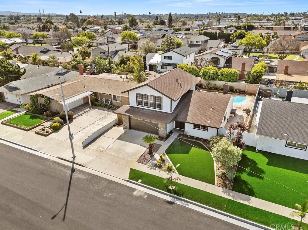10052 Constitution Dr, Huntington Beach, CA 92646-3712