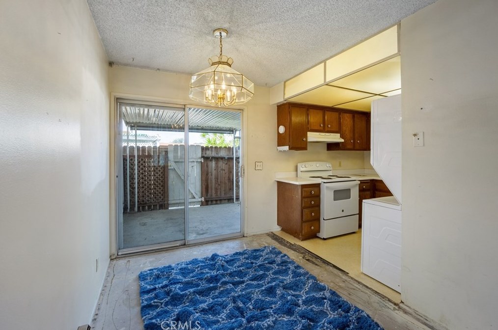 10224 Disney Cir, Huntington Beach, CA 92646-4338
