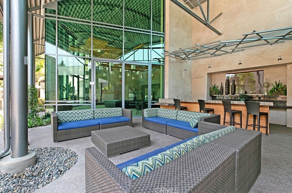 45 Soho, Irvine CA  92612-1083 exterior