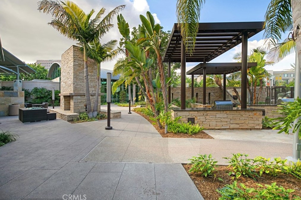 45 Soho, Irvine CA  92612-1083 exterior