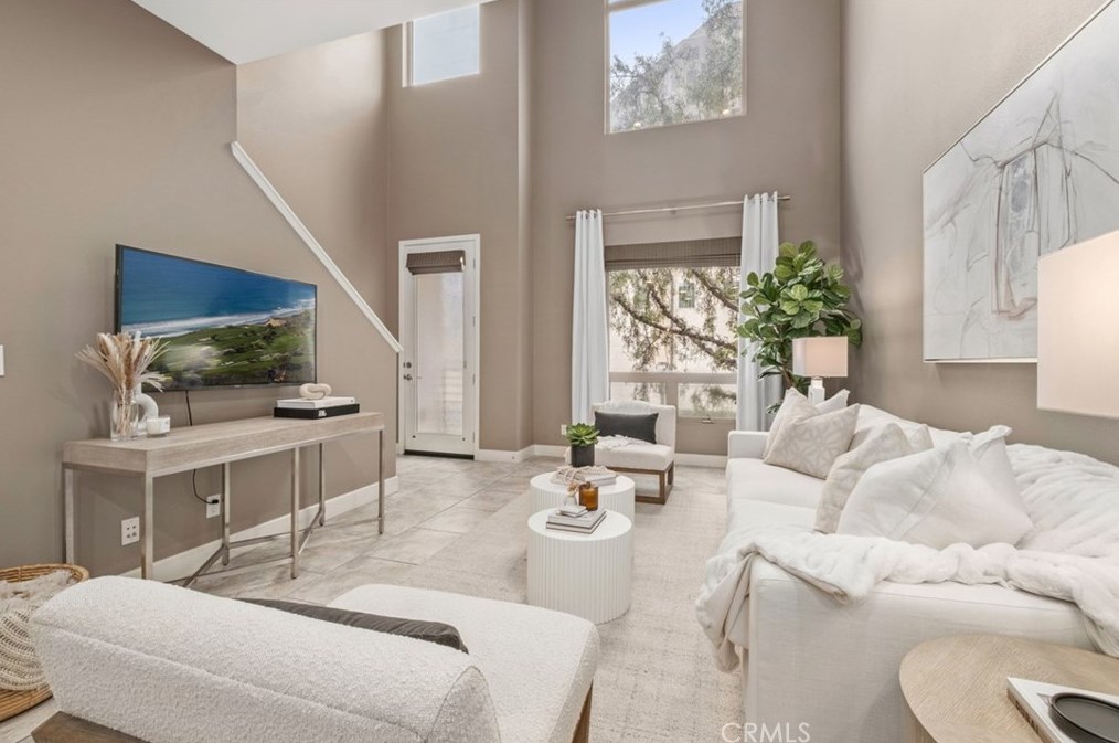 45 Soho, Irvine CA  92612-1083 exterior