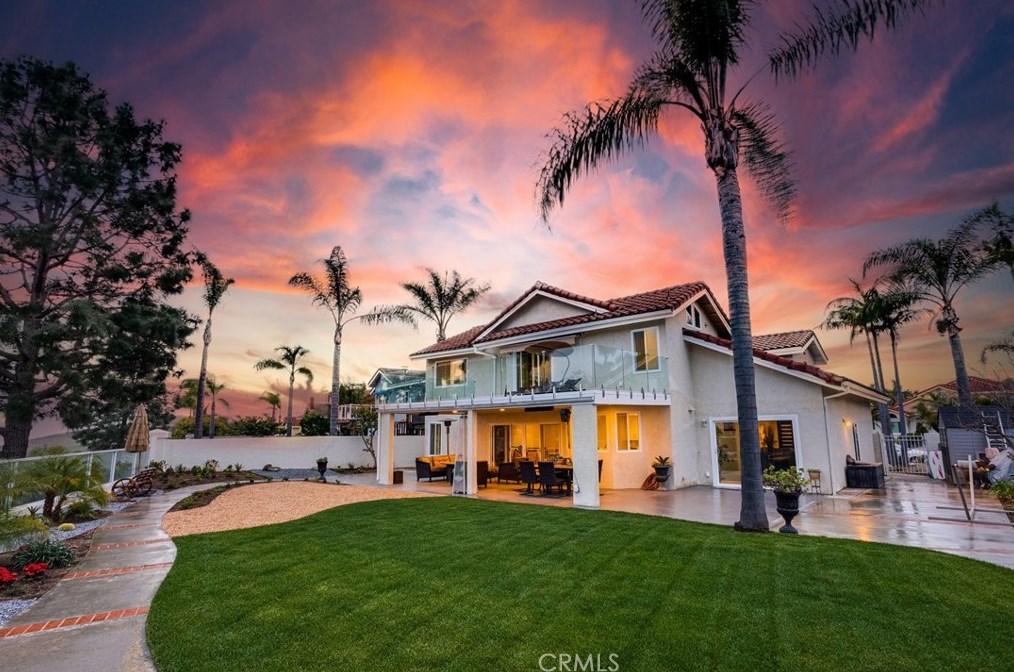 4 Sand Pointe, Laguna Beach CA  92677-5199 exterior