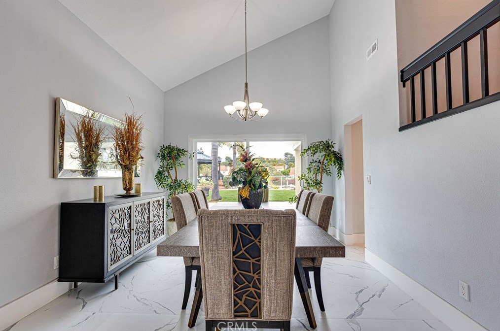 4 Sand Pointe, Laguna Beach CA  92677-5199 exterior