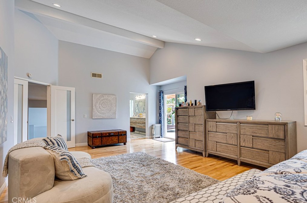 4 Sand Pointe, Laguna Beach CA  92677-5199 exterior
