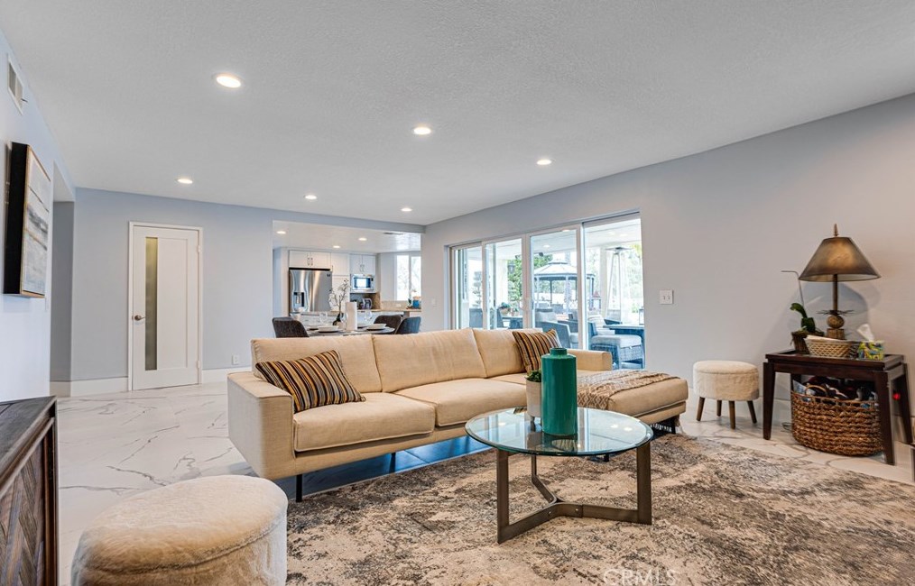 4 Sand Pointe, Laguna Beach CA  92677-5199 exterior