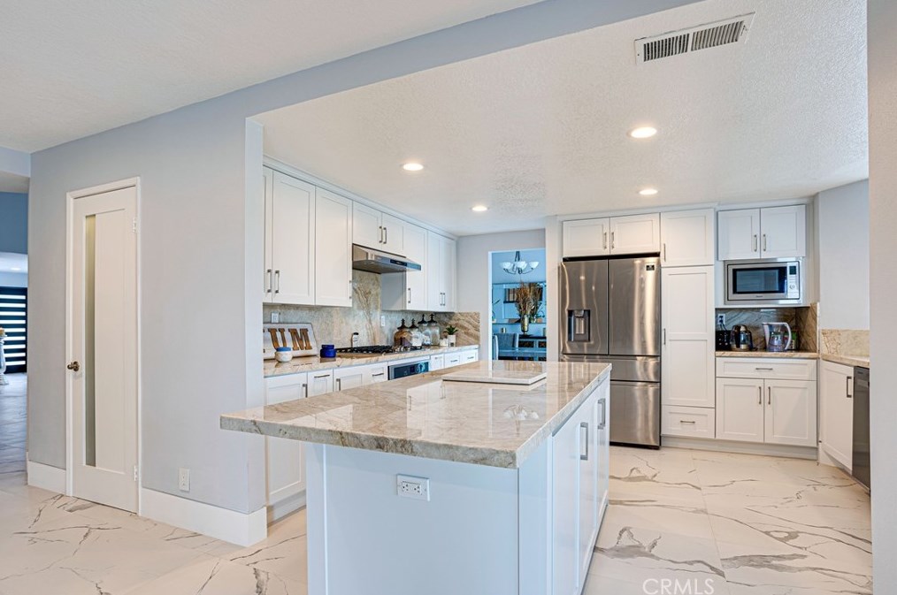 4 Sand Pointe, Laguna Beach CA  92677-5199 exterior