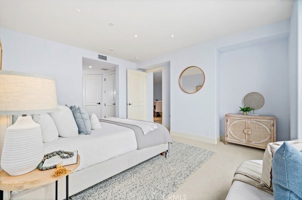 5082 Scholarship, Irvine CA  92612-5695 exterior