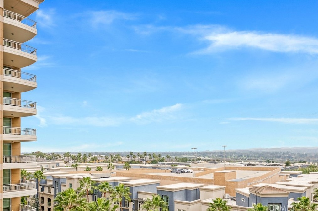 5082 Scholarship, Irvine CA  92612-5695 exterior