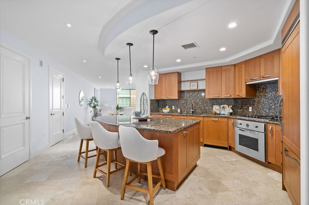 5082 Scholarship, Irvine CA  92612-5695 exterior