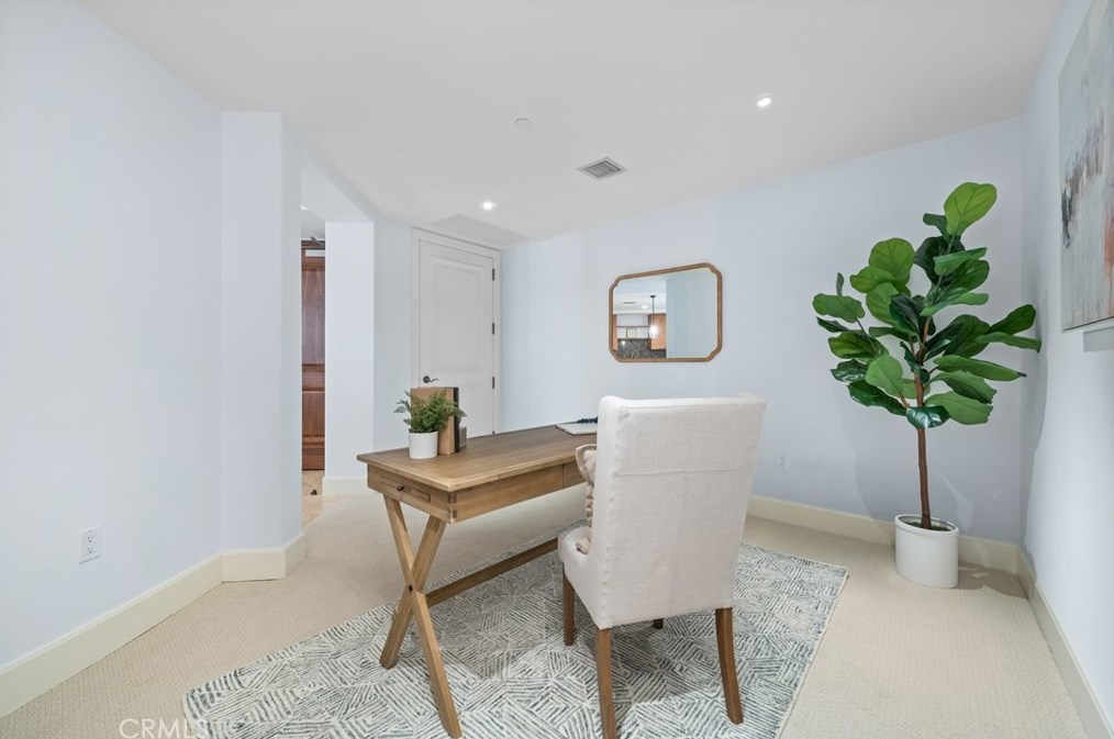 5082 Scholarship, Irvine CA  92612-5695 exterior