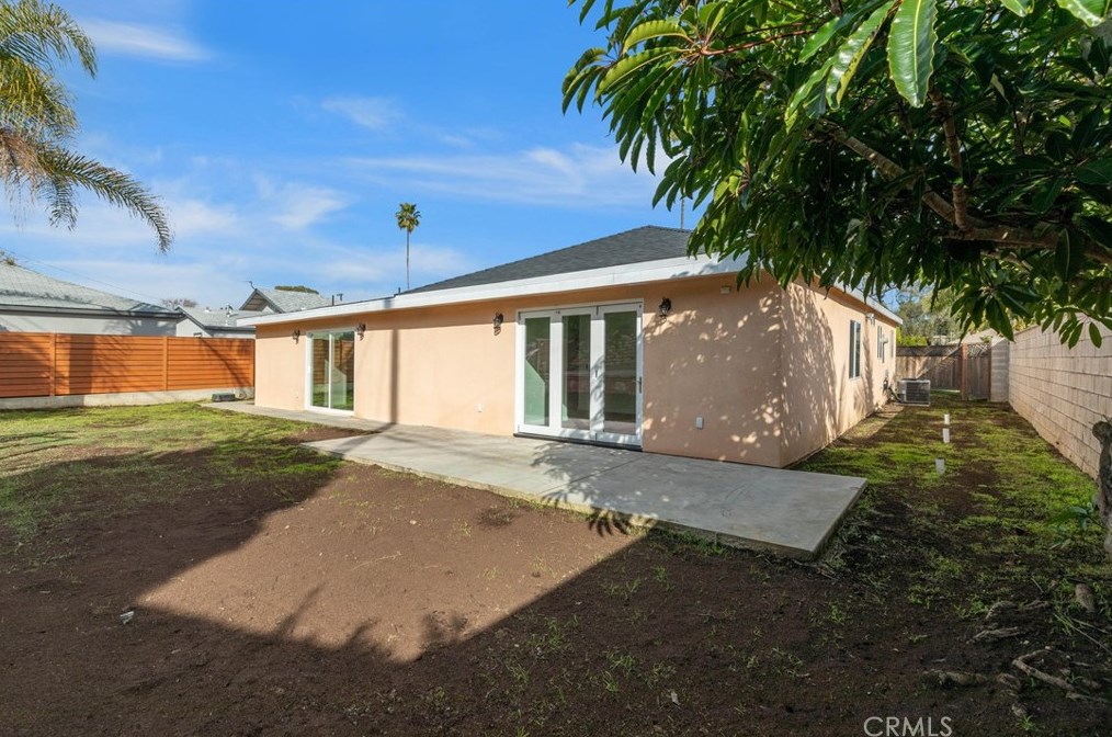 2063 President Pl, Costa Mesa CA  92627-4013 exterior