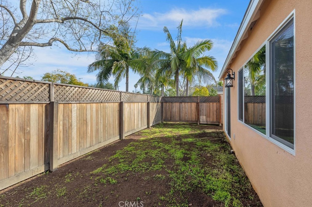 2063 President Pl, Costa Mesa CA  92627-4013 exterior