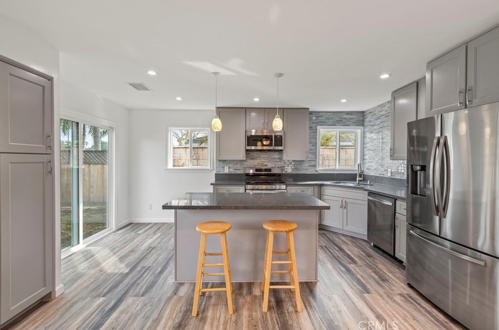 2063 President Pl, Costa Mesa CA  92627-4013 exterior