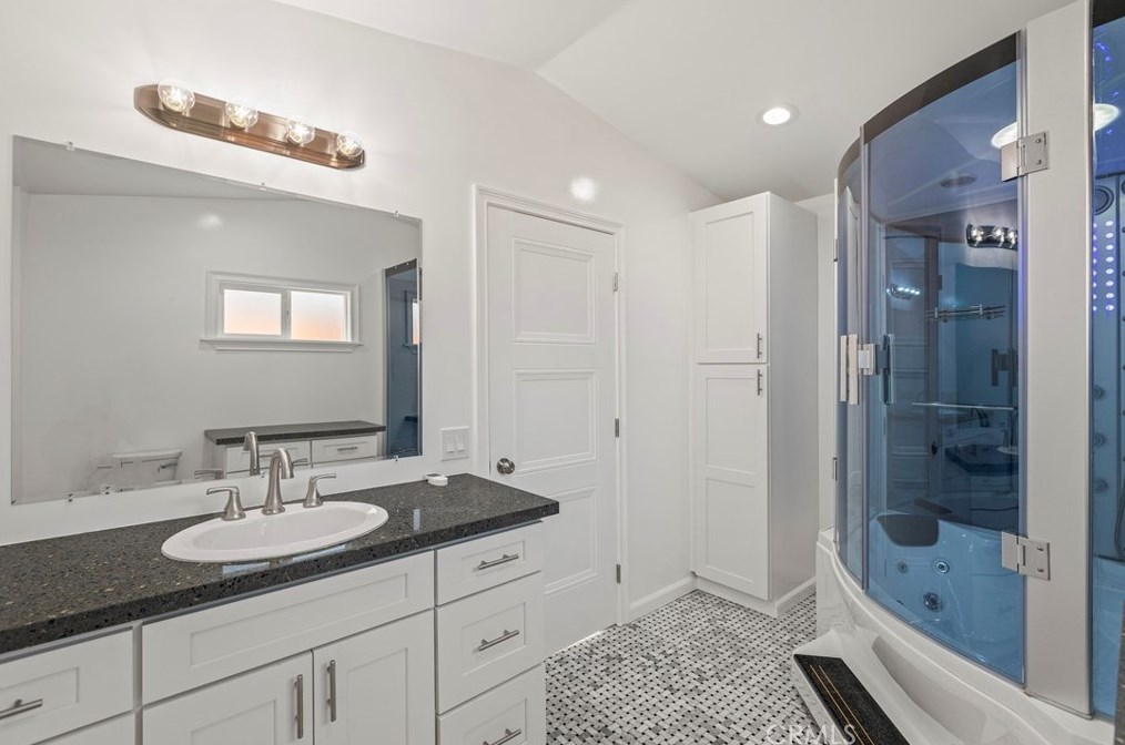 2063 President Pl, Costa Mesa CA  92627-4013 exterior