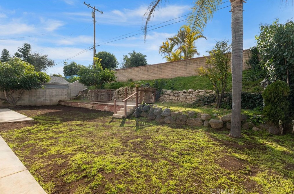 2063 President Pl, Costa Mesa CA  92627-4013 exterior