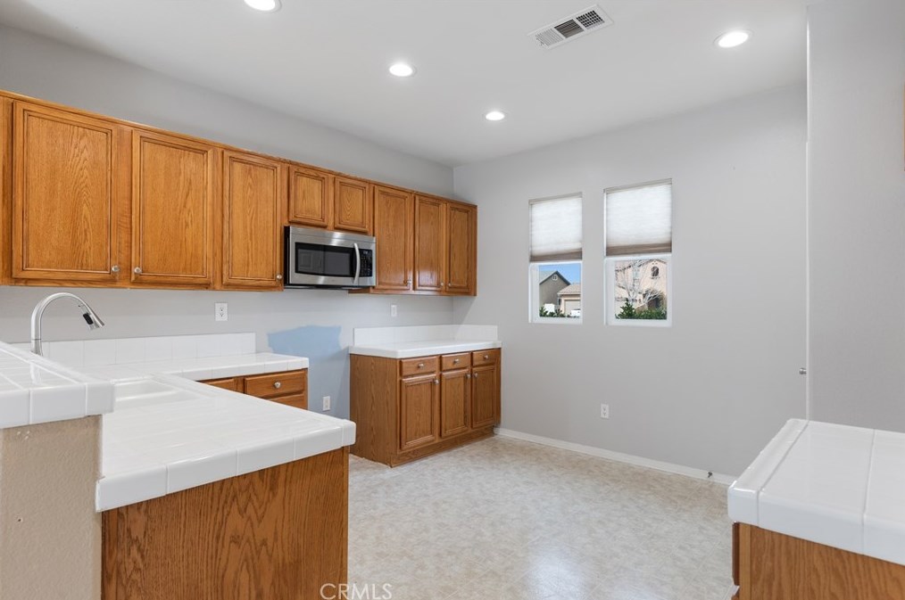1012 Maggie Ln, Tehachapi, CA 93561