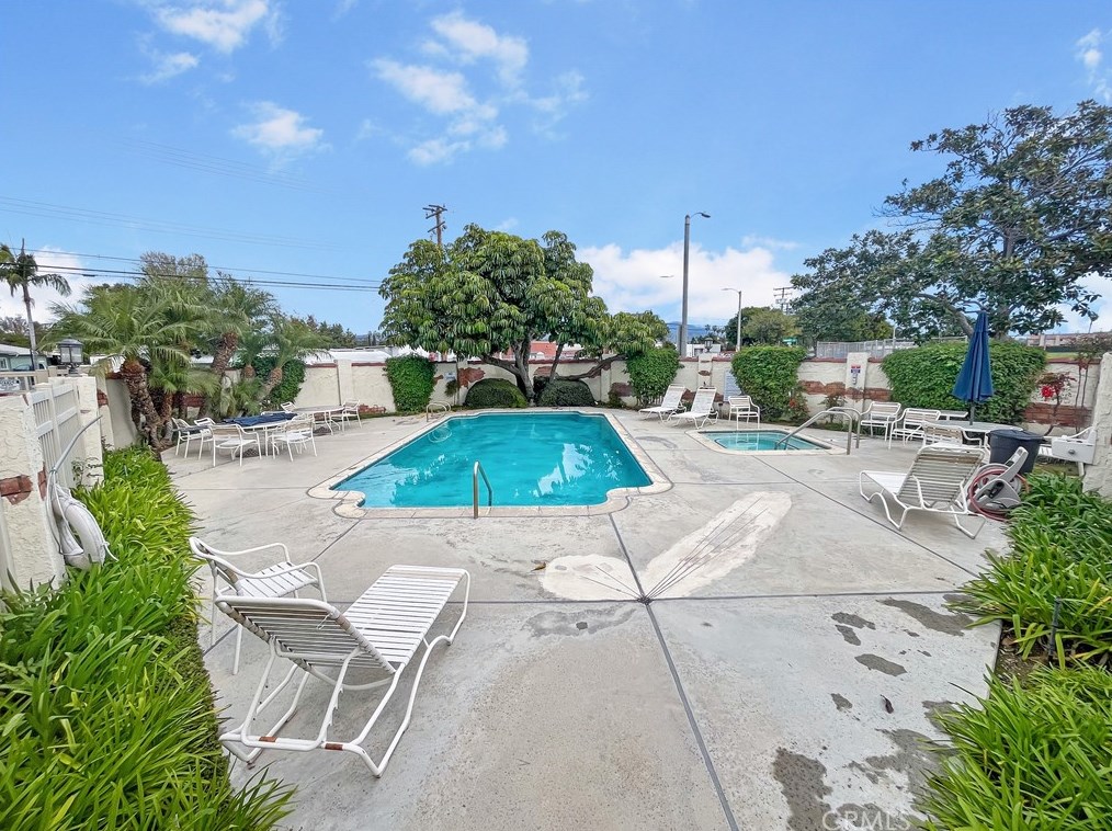 1072 San Juan St, Tustin CA  92780-4671 exterior