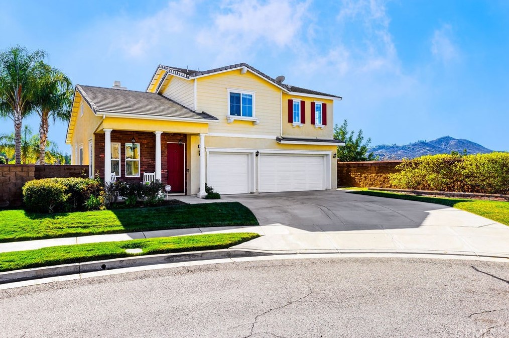 34279 Blossoms Dr, Lake Elsinore, CA 92532-2584