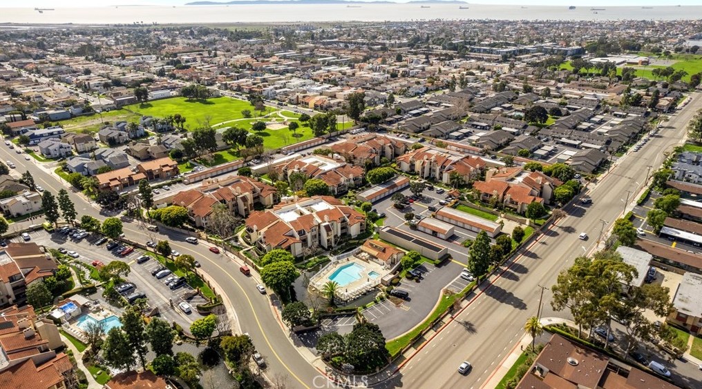 16512 Blackbeard Ln, Huntington Beach CA  92649-5408 exterior