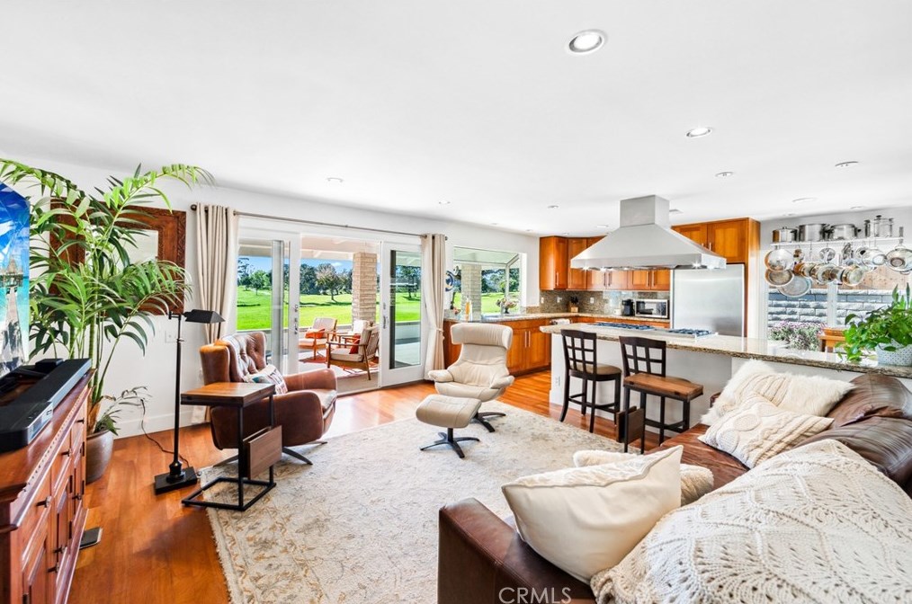 6852 Silver Beach Cir, Huntington Beach, CA 92648-2126