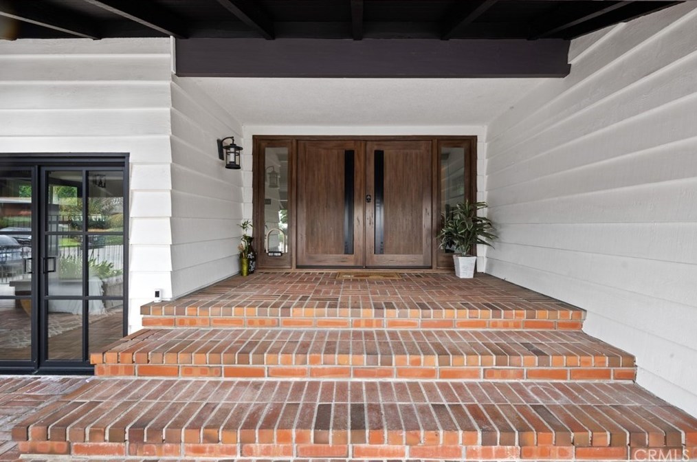 1468 Kensington Dr, Fullerton CA  92831-2026 exterior