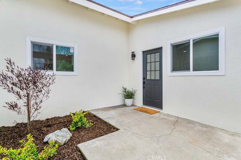 6532 Rome Cir, Huntington Beach, CA 92647-2647