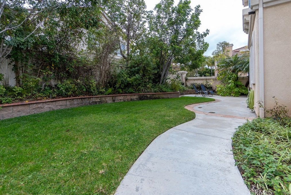 2 Santa Eugenia, Irvine CA  92606-8871 exterior