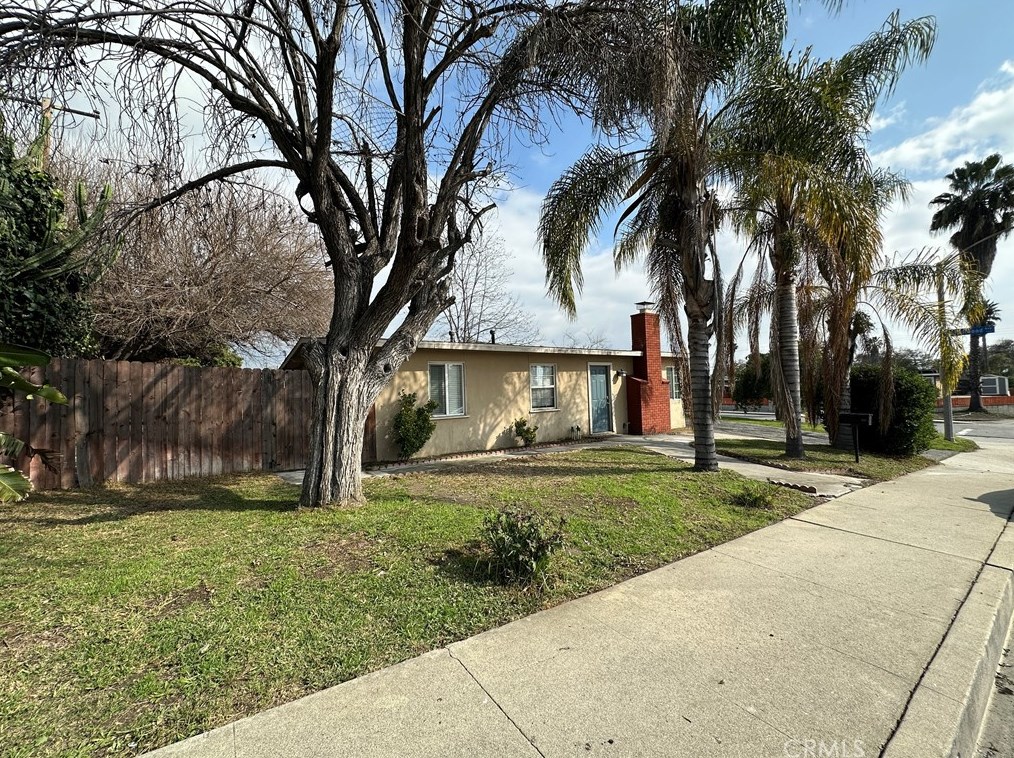 835 Hallwood Ave, Pomona, CA 91767