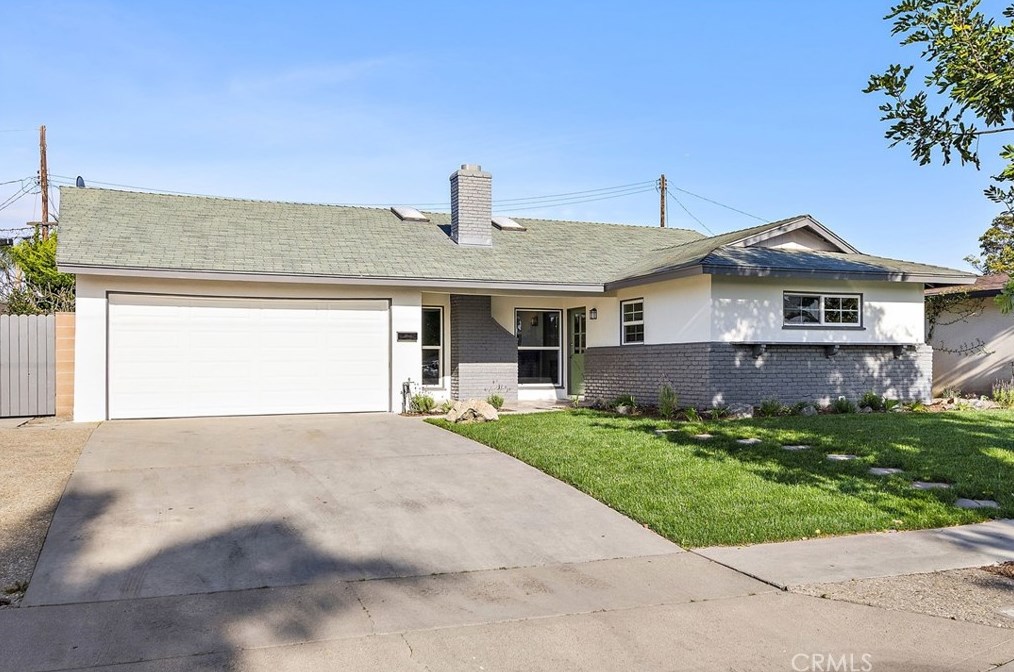 16572 Thames Ln, Huntington Beach, CA 92647-4630
