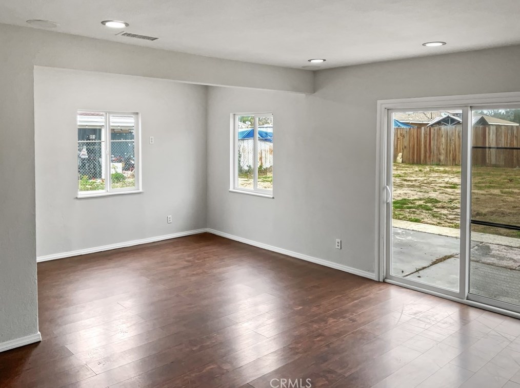 5633 29th St, Riverside CA  92509-2006 exterior