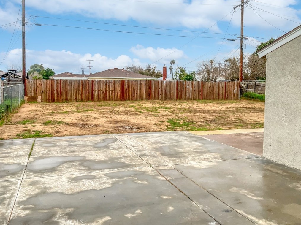 5633 29th St, Riverside CA  92509-2006 exterior