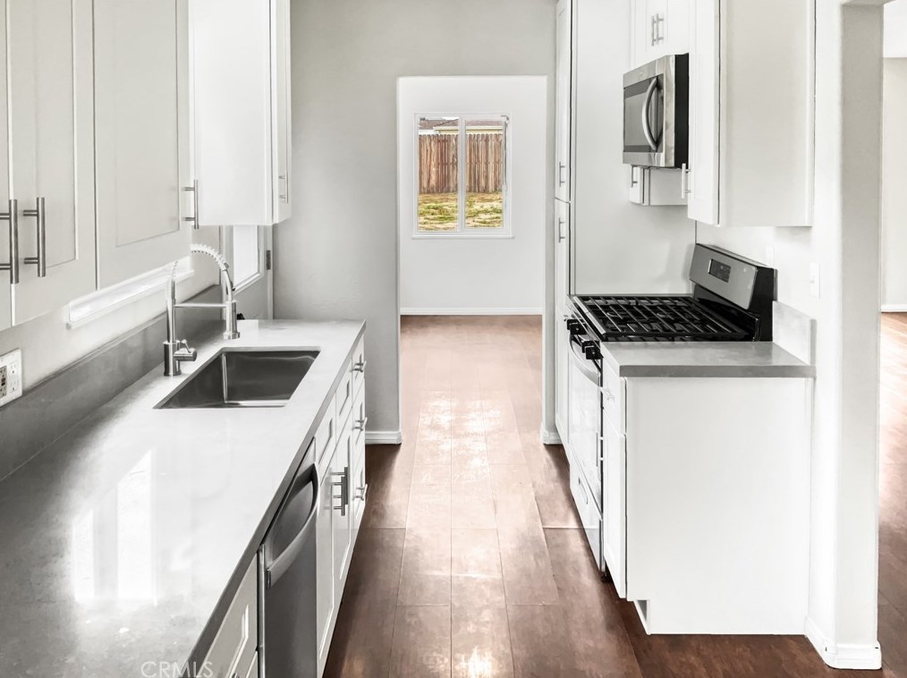 5633 29th St, Riverside CA  92509-2006 exterior