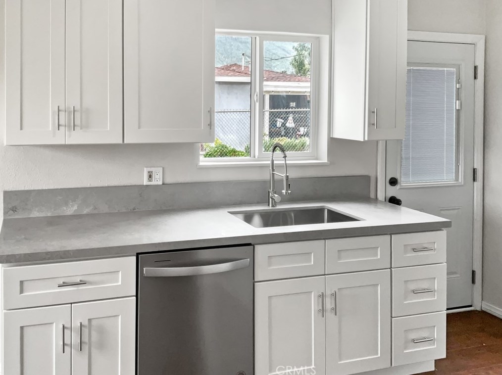 5633 29th St, Riverside CA  92509-2006 exterior