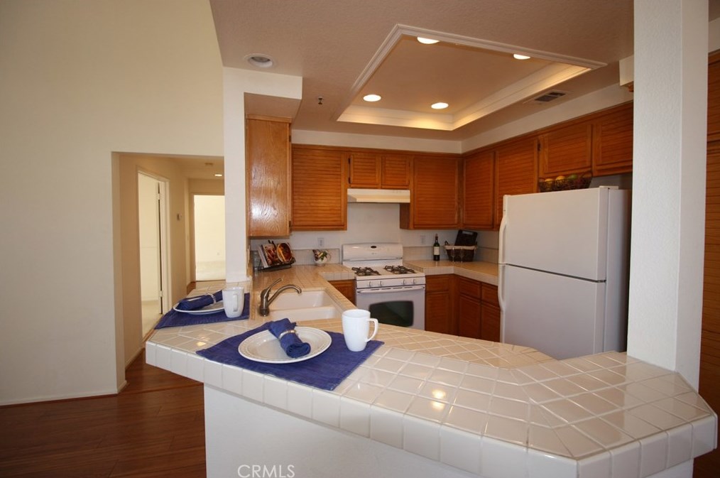 132 Cartier Aisle, Irvine CA  92620-5724 exterior