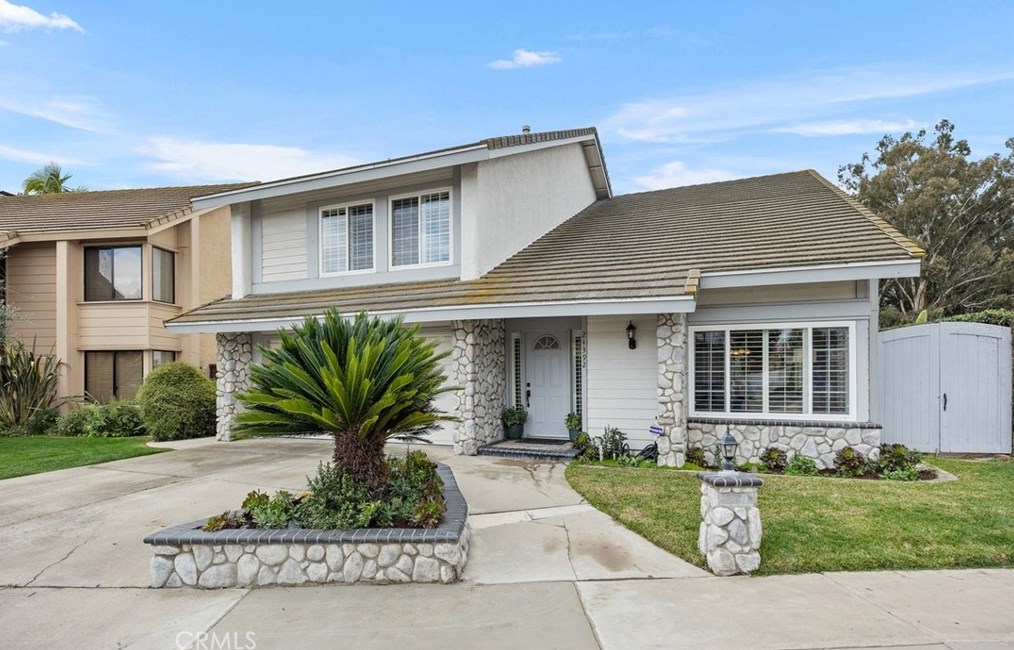 24392 Calle Pequeno, El Toro, CA 92630