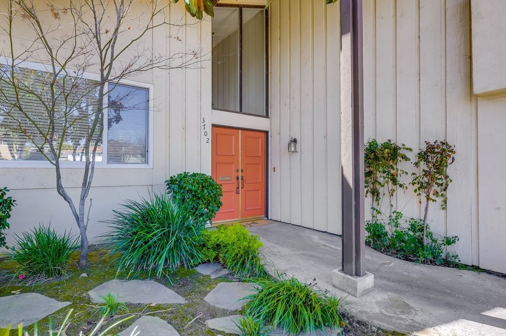 3702 Fenley Dr, Los Alamitos, CA 90720-2212