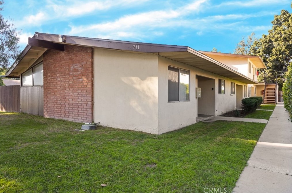 711 Provential Dr, Anaheim, CA 92805-5141
