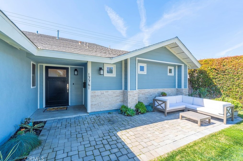 17761 Misty Ln, Huntington Beach, CA 92649-4915