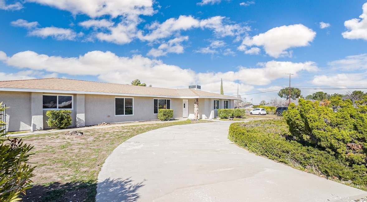 17322 Ranchero Rd, Hesperia, CA 92345