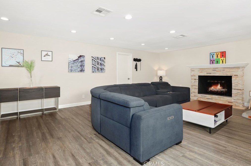 1012 Loara St, Anaheim CA  92801-3618 exterior