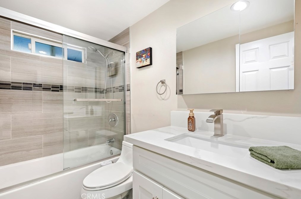 1012 Loara St, Anaheim CA  92801-3618 exterior