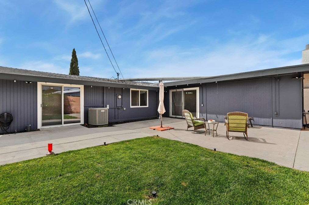 1012 Loara St, Anaheim CA  92801-3618 exterior
