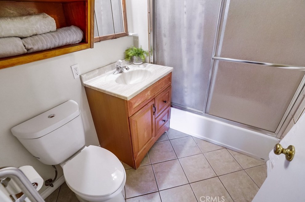 5017 Gafford St, Los Angeles CA  90040-1305 exterior