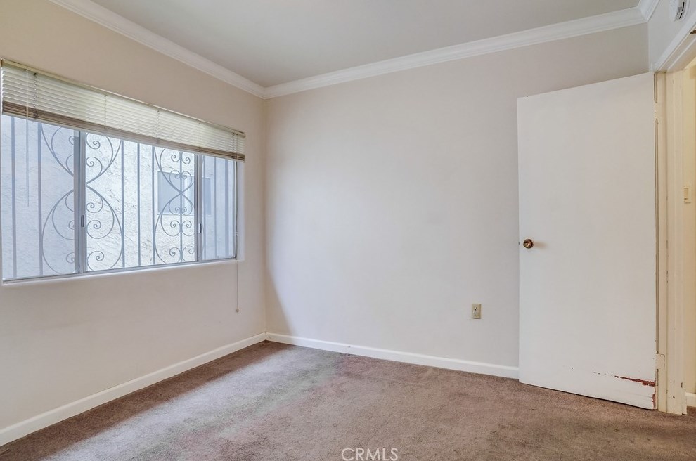 5017 Gafford St, Los Angeles CA  90040-1305 exterior