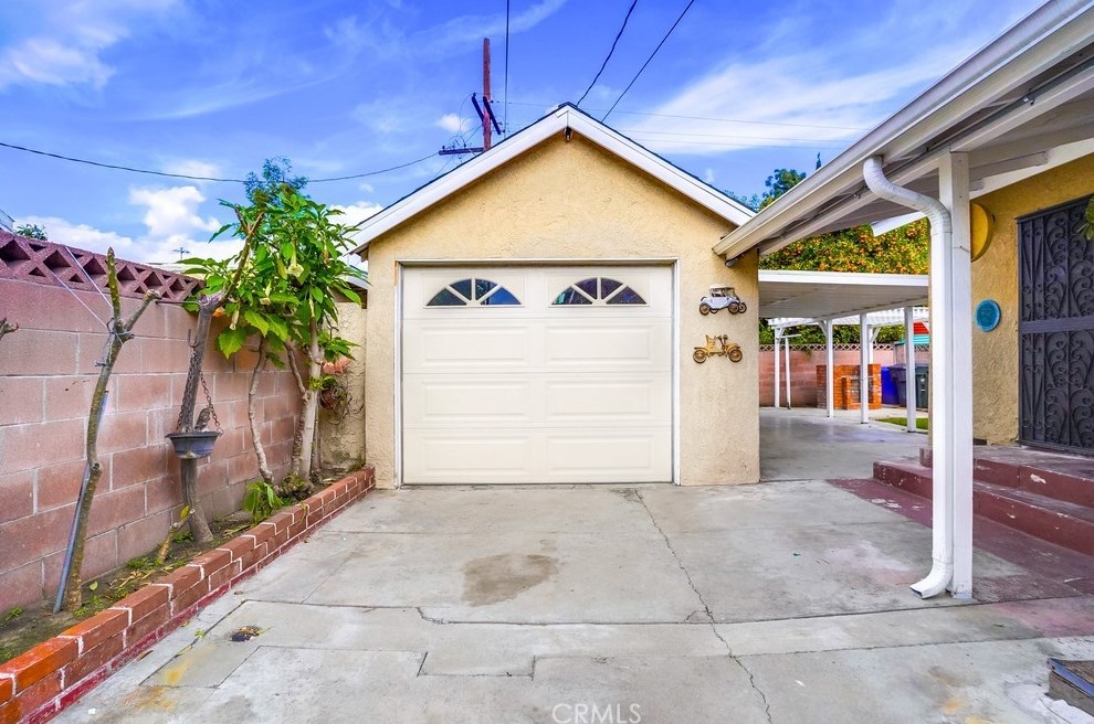 5017 Gafford St, Los Angeles CA  90040-1305 exterior